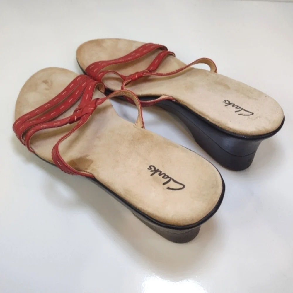 Clark's women's wedge strapy sandals size (10)M